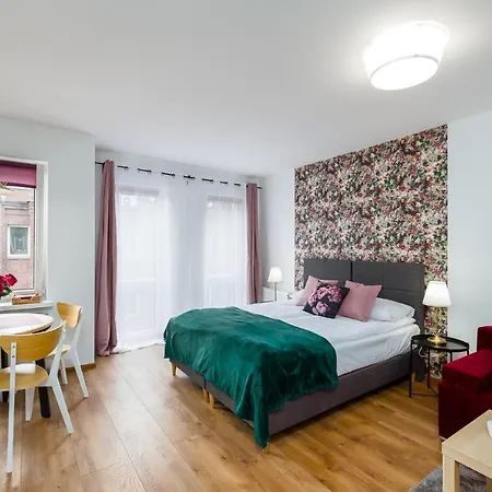 Sleepway Apartments - English Dream Poznan Exterior photo